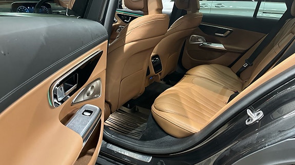 Mercedes-Benz E300 de 18 of 22