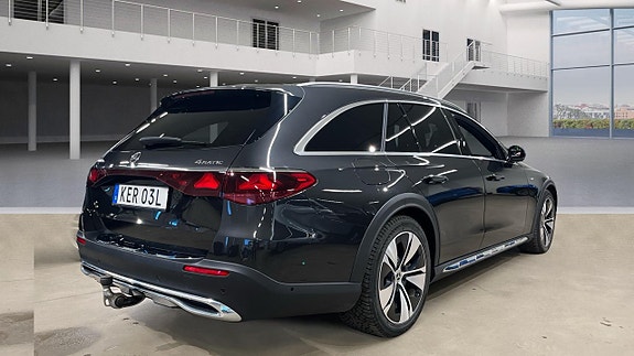 Mercedes-Benz E300 de 3 of 22