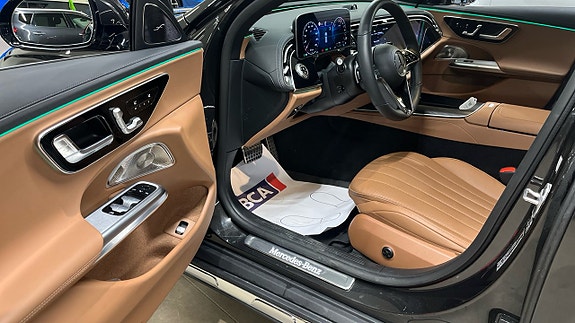 Mercedes-Benz E300 de 13 of 22