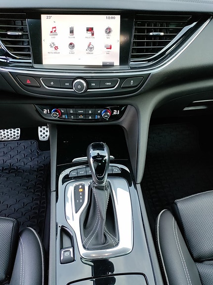 Opel Insignia 14 of 18