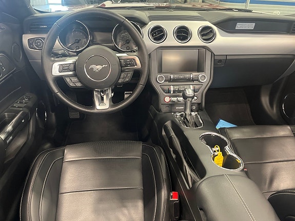 Ford Mustang 10 of 11