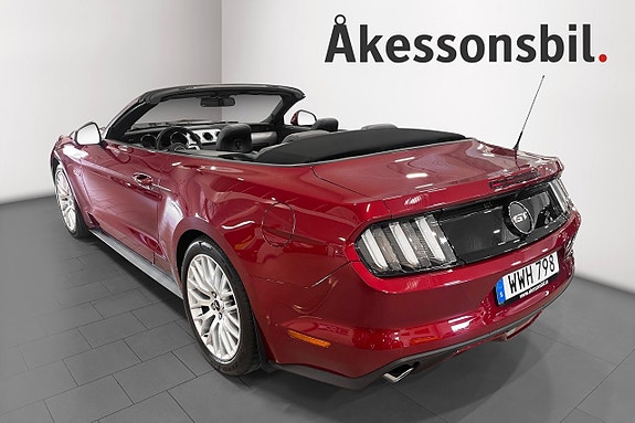Ford Mustang 6 of 11