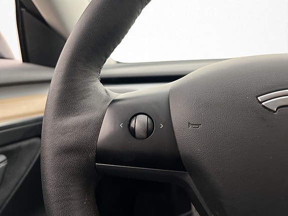 Tesla Model 3 16 of 30