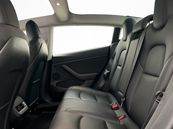 Tesla Model 3 27 of 30