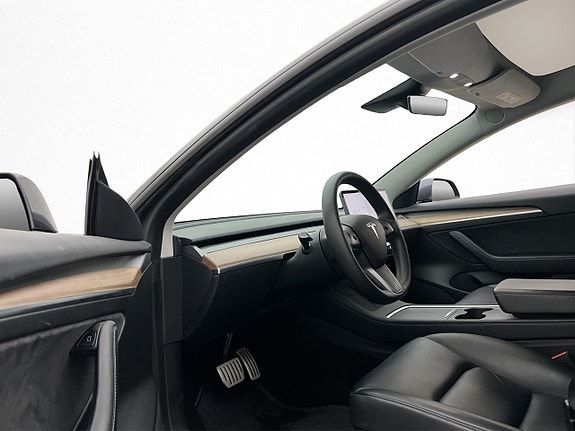 Tesla Model 3 10 of 30