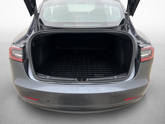 Tesla Model 3 28 of 30