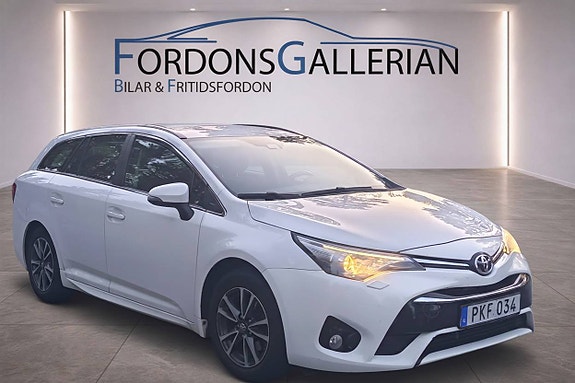 Toyota Avensis 2 of 11