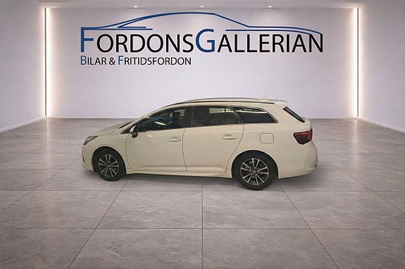 Toyota Avensis 4 of 11