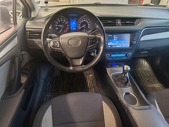 Toyota Avensis 7 of 11