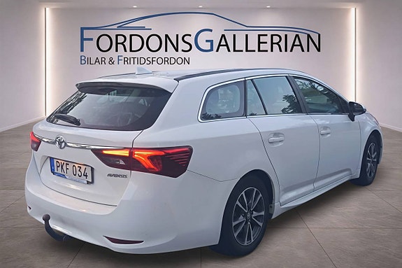 Toyota Avensis 5 of 11