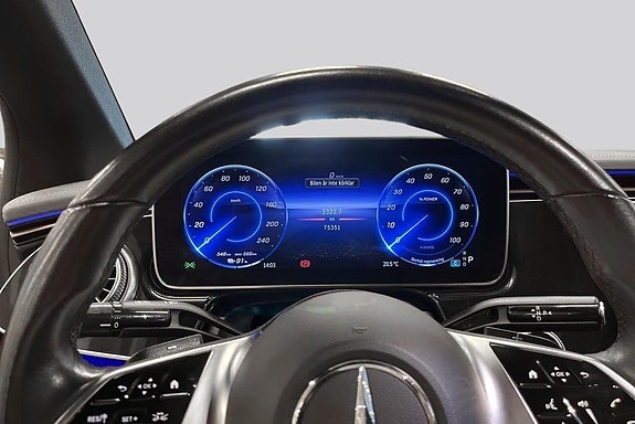 Mercedes-Benz EQE300 10 of 17