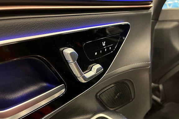 Mercedes-Benz EQE300 17 of 17