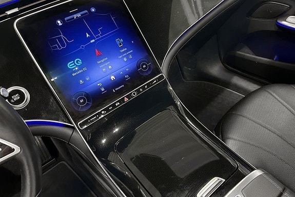 Mercedes-Benz EQE300 12 of 17