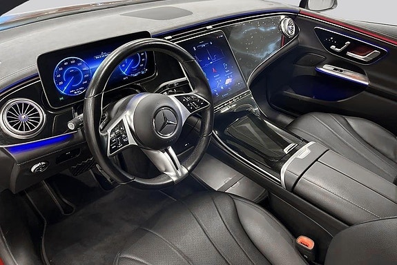Mercedes-Benz EQE300 16 of 17