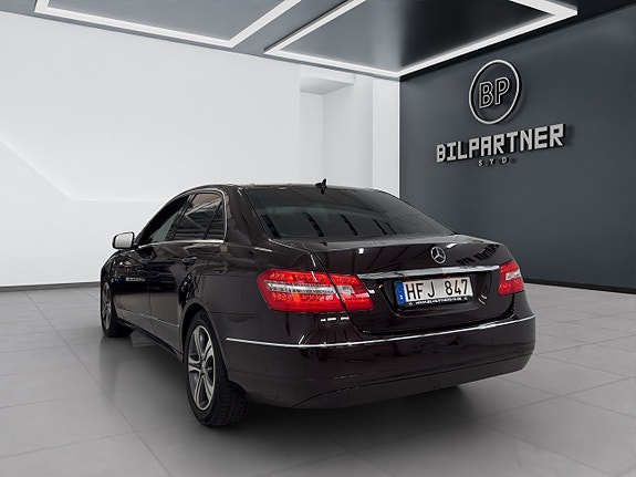 Mercedes-Benz E200 6 of 15
