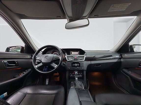 Mercedes-Benz E200 9 of 15