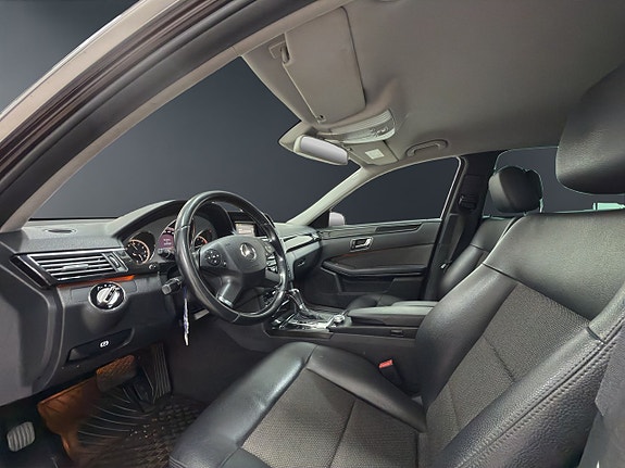 Mercedes-Benz E200 7 of 15