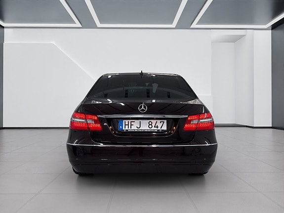 Mercedes-Benz E200 5 of 15