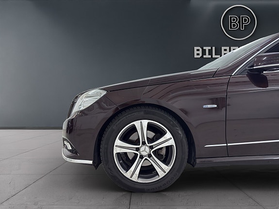 Mercedes-Benz E200 15 of 15
