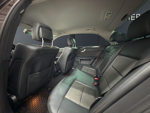 Mercedes-Benz E200 8 of 15