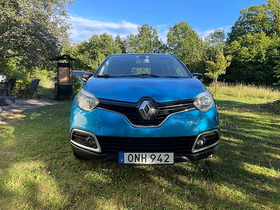 Renault Captur 2 of 5