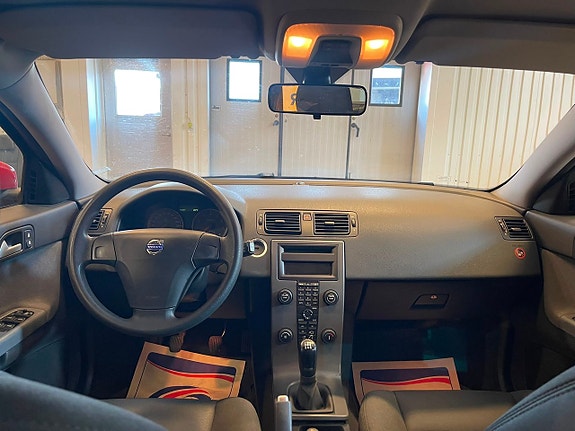 Volvo V50 9 of 10