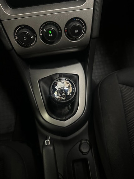 Peugeot 308 SW 9 of 12