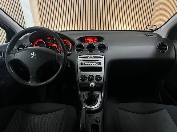 Peugeot 308 SW 7 of 12