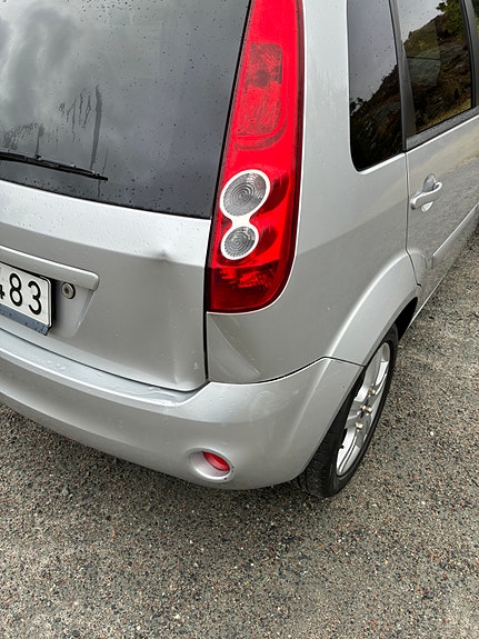 Ford Fiesta 3 of 7