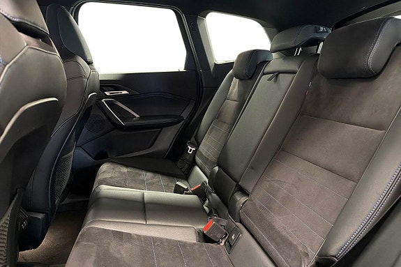 BMW iX1 11 of 18