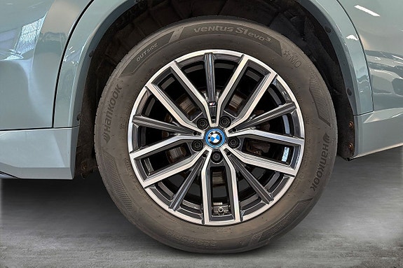 BMW iX1 15 of 18