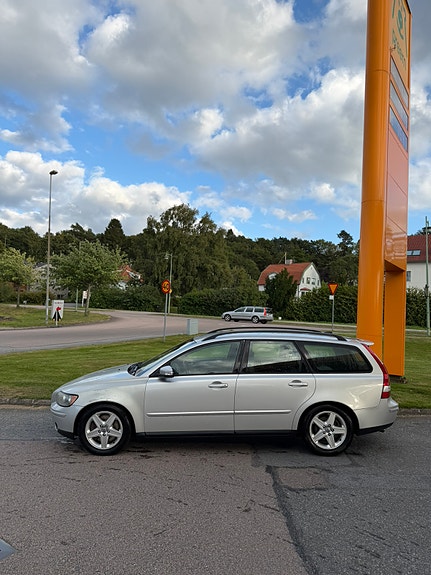 Volvo V50 3 of 12