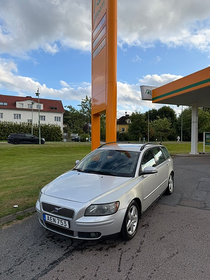 Volvo V50 2 of 12