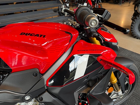 Ducati Streetfighter V4 S Corse *DEMO* 6 of 11