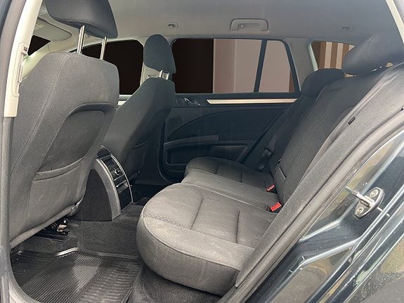 Skoda Superb 11 of 14