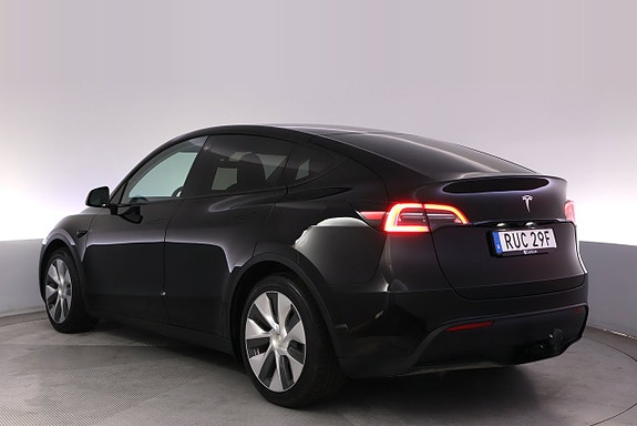 Tesla Model Y 4 of 27
