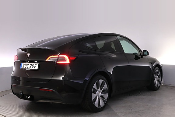 Tesla Model Y 5 of 27