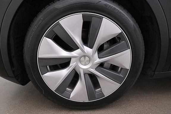 Tesla Model Y 27 of 27