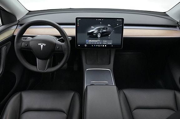 Tesla Model Y 6 of 27