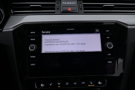 Volkswagen Passat 14 of 27