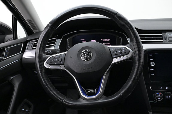 Volkswagen Passat 7 of 27