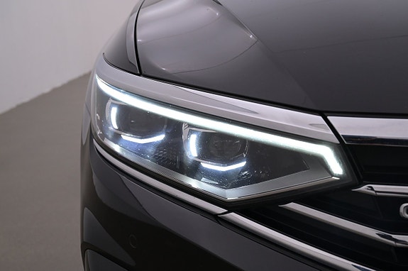 Volkswagen Passat 25 of 27