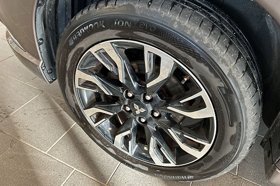 Mitsubishi Outlander 17 of 30