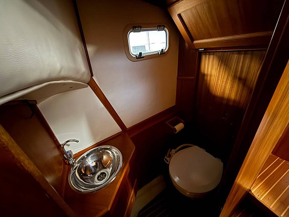 Triton 29 Fly 2004 Volvo Penta 10 of 12
