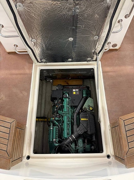 Triton 29 Fly 2004 Volvo Penta 11 of 12