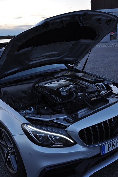 Mercedes-Benz C63 10 of 24
