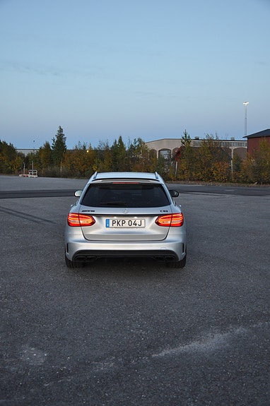 Mercedes-Benz C63 7 of 24