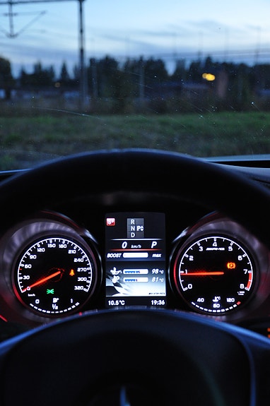 Mercedes-Benz C63 16 of 24