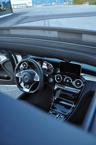 Mercedes-Benz C63 14 of 24