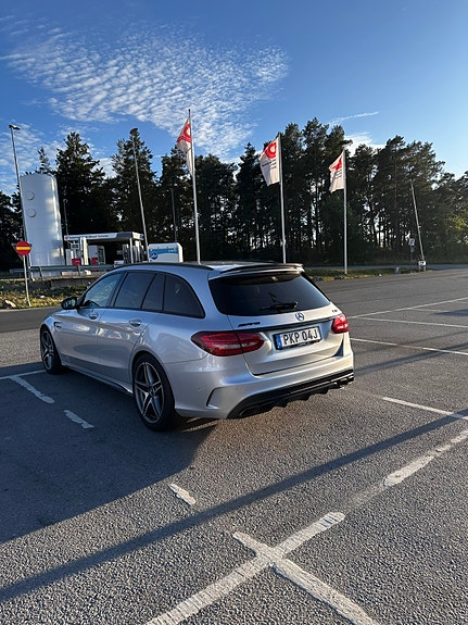 Mercedes-Benz C63 8 of 8